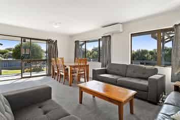 100 Windermere Drive, Poike