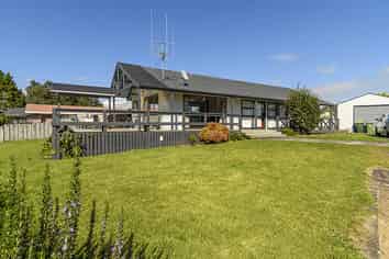 100 Windermere Drive, Poike