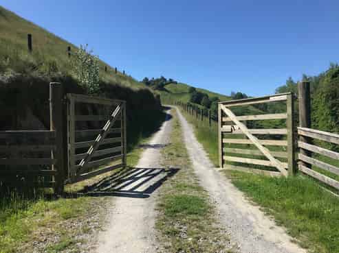 40 Lloyd Valley Road, Thorpe