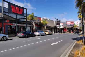 Spacious retail space in Ti Rakau Drive