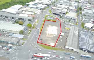 Huge Yard, Huge Profile - For Lease