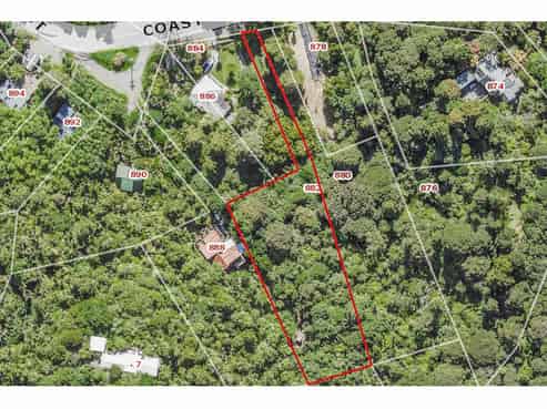 882 West Coast Road, Waiatarua