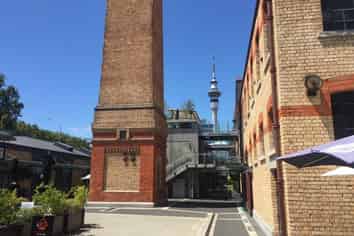 Victoria Park Market Retail Gem!