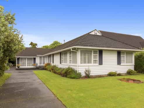 5 Chilton Grove, Central Hutt