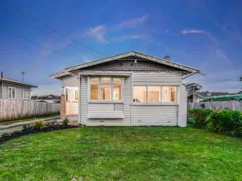 1584 Great North Road, Waterview