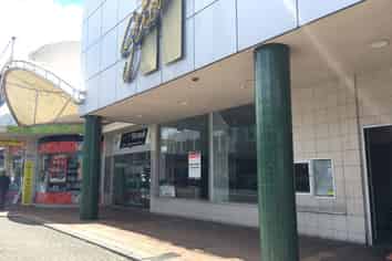 High Exposure Space for your Business