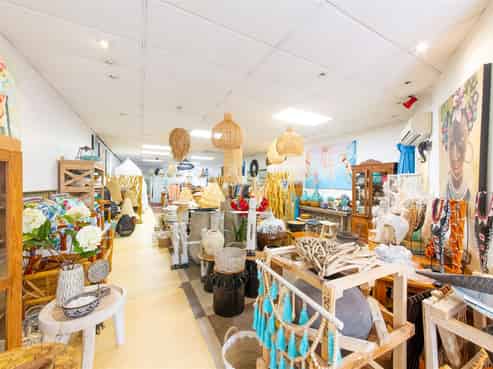 Great Value Hurstmere Road Retail! 154m²