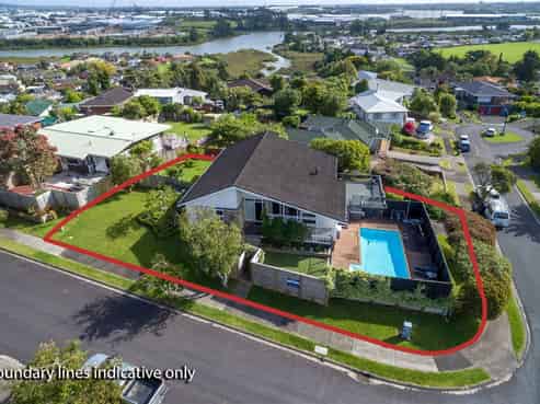 48 Ellesmere Crescent, Pakuranga Heights