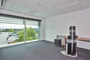 INVESTOR / OWNER OCCUPIER