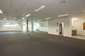 INVESTOR / OWNER OCCUPIER