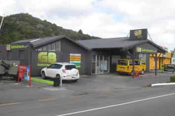 Guthrie Bowron Greymouth - Live it up Coast Style!