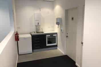 485.8 sqm of Prime Office/Warehouse