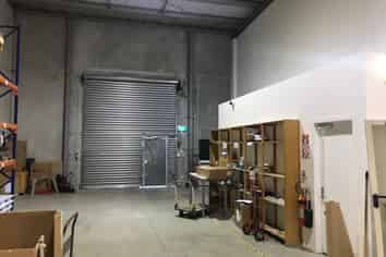 Quality office / showroom / warehouse unit