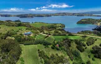 31 Cowes Bay Road, Waiheke Island