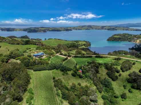 31 Cowes Bay Road, Waiheke Island