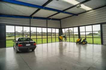 228m² Showroom/Industrial on SH 10