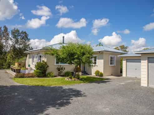 116 Loop Road, Otaika