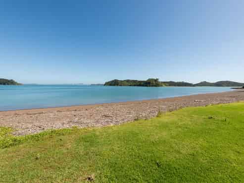 250 Paroa Bay Road, Russell