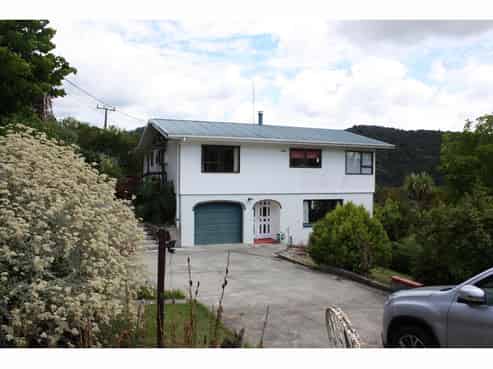 68 Valley View Road, Otaika