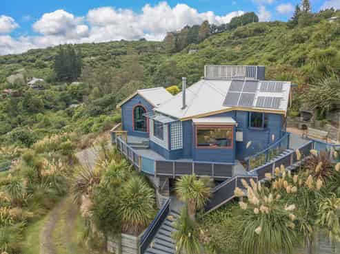 33 Slant Street, Careys Bay