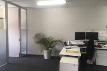 New Rent ~ Cost Effective Kumeu Office Space. 