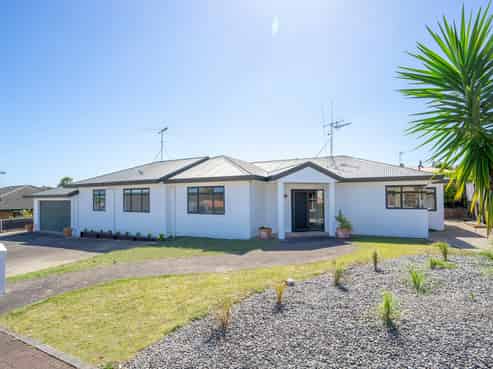 66 Ayrshire Drive, Grandview Heights