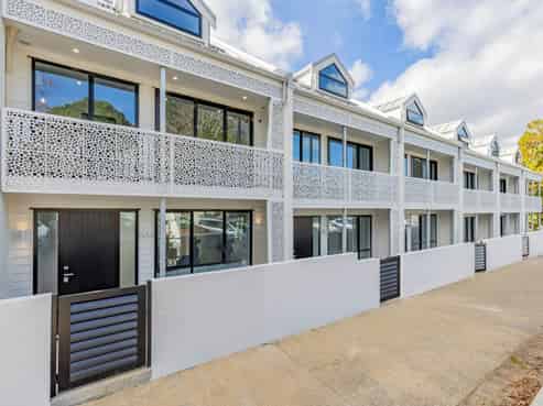 30 Claude Road, Epsom