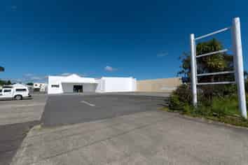 PRICED AT RATINGS VALUATION - 1040M² BUILDING