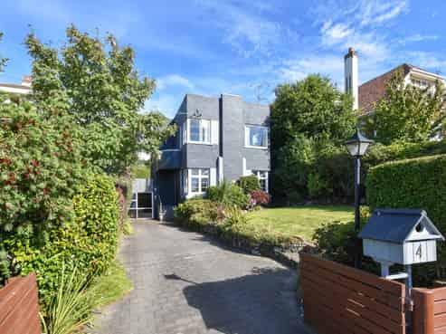 4 Lawson Street, Roslyn