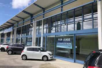 545m² SHOWROOM - 700m² WAREHOUSE