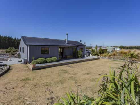 109 Alice Pass Road, Okuku