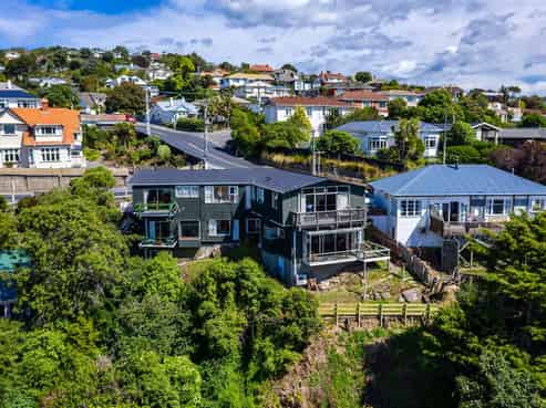 67 Easther Crescent, Kew