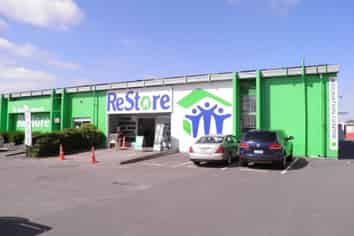 High Profile Warehouse / Showroom in Harewood