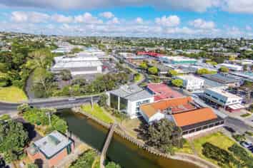 OFFICE SPACE IN PRIME LOCATION