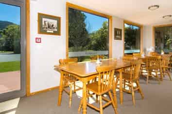 Cafe premises to lease - full fit out 