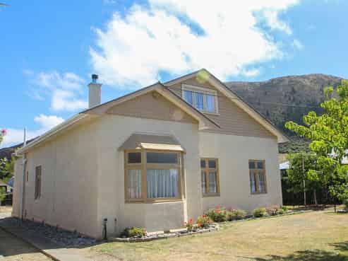 9 Gordon Street, Kurow