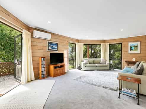 212B Norman Lesser Drive, Saint Johns