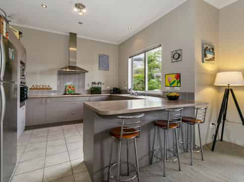 8 Neaptide Close, Red Beach