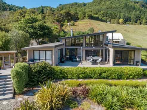 101 Puketui Valley Road, Hikuai