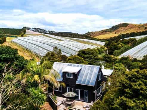 19 Te Makiri Road, Onetangi