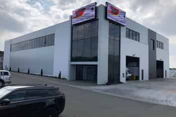 BUILDING DISPLAY SPACE FOR LEASE