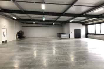 BUILDING DISPLAY SPACE FOR LEASE