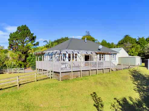 2 Slater Road, South Head