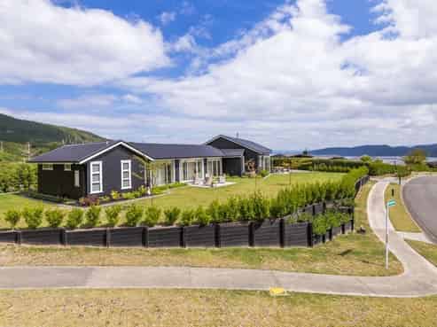 1 Peregrine Place, Kinloch