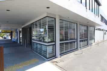 New Lynn, Retail/Offices.