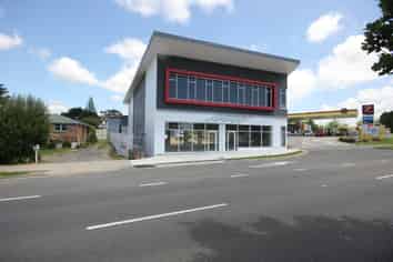 GROUND FLOOR RETAIL/OFFICE SHOWROOMS - WHOLE FLOOR