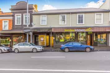 HIGH FOOT TRAFFIC + HUGE EXPOSURE = ENORMOUS P...