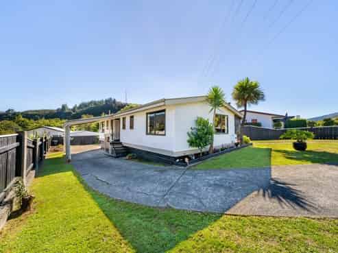 10 Jasper Grove, Birchville