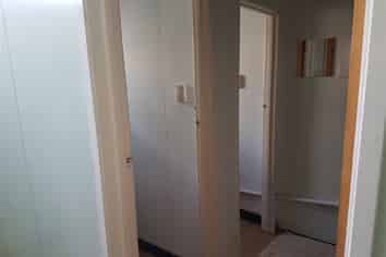 Large Clean Retail Space