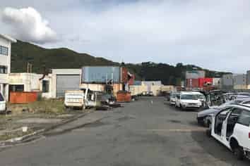 Prime Yard Space In Seaview